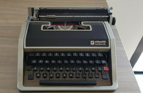 Macchina scrivere vintage - da,