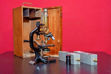 Microscopio C. Reichert