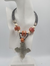 Antica collana con ciondolo