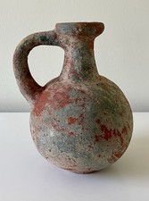 Antica brocca romana in