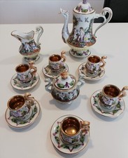 Servizio Da Caffè In Porcellana Di Capodimonte composto da 6 tazzine + piattini 
