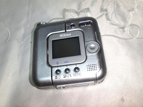 Nikon coolpix 1mp - nikon, sq