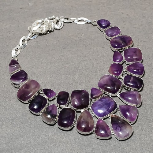 Collana con pietre preziose