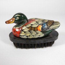 PICCOLA SPAZZOLA SCULTURA ANATRA PAPERA IN LEGNO LACCATO E DIPINTO VINTAGE V068