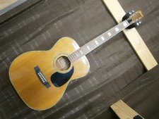 Rara chitarra acustica Tomson