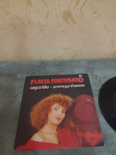 Flavia fortunato giri casco - flavia,