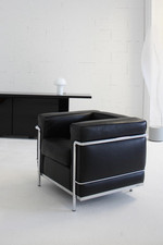 Poltrona Cassina LC2 in pelle nera Le Corbusier