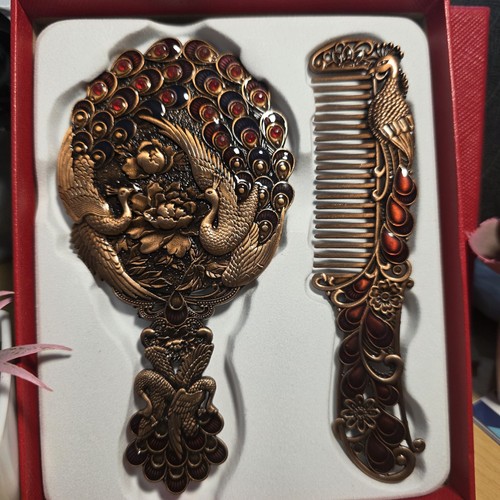 Vintage mirror and - vintage, comb