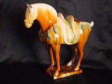 Cavallo cinese in terracotta smaltata Tang vintage Decorazione interni design