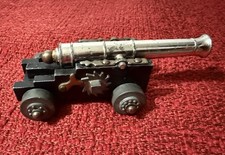 Giocattolo d'epoca Cannone