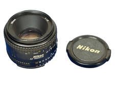 Nikon AF Nikkor obiettivo 50mm f/1.8 con tappo Made in Japan