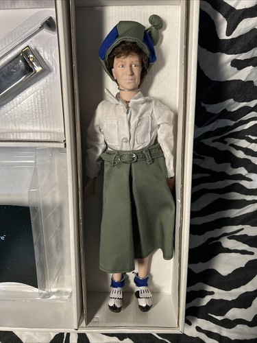 Girls explore amelia - explore, earhart