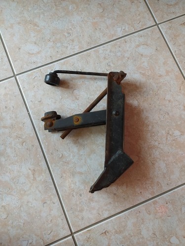 Vecchio cric per auto epoca - cric, d'epoca