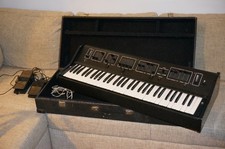 TOM-1501 Sintetizzatore