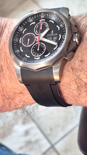 Corum admiral titanium - corum,