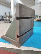 Squadra in ghisa 90°, dimensioni 320x320x250 P mm, cava 18mm