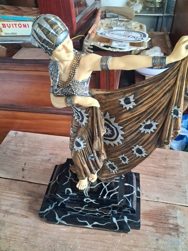 Statua stile art - deco', in