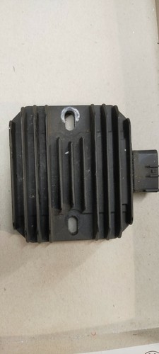 Regolatore tensione - regolatore,