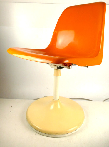 Sedia arancione tulipano