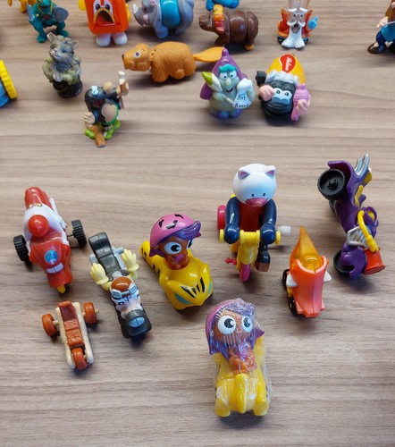 Lotto circa sorprese kinder - 35,