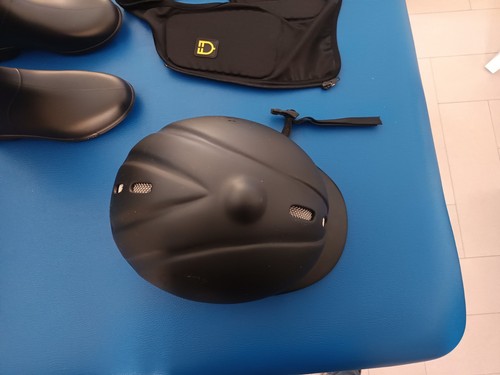 Equitazione casco stivali - equitazione, casco.