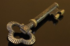 Apricavatappi chiave bronzo