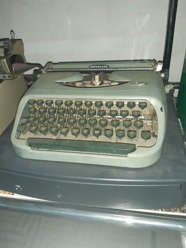 Macchine scrivere antiche - da,