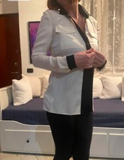 Camicetta Burberry In Seta Color Champagne Con Profili Neri