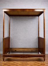 Letto a baldacchino parigino -