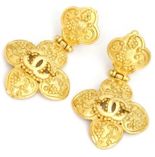 CHANEL CC Logos Flower Cross