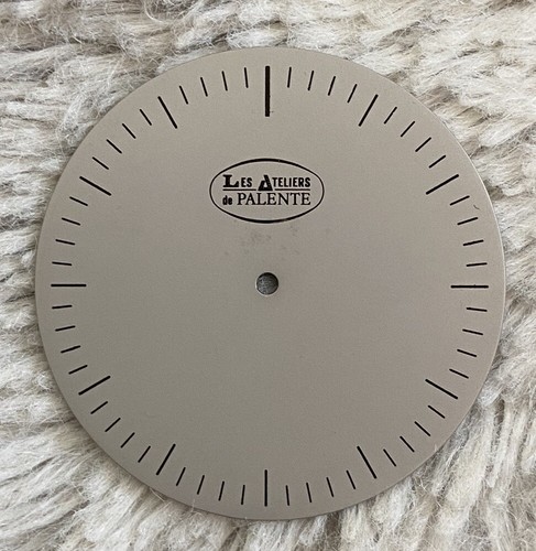 Neuf cadran montre lip - lip,