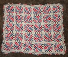 Coperta all'uncinetto quadrata