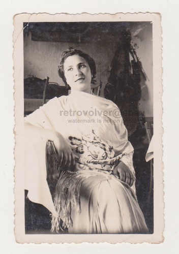 Bella giovane donna carina