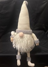 Cute Yarn Sitting Winter