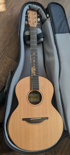 Chitarra firmata sheeran - firmata, ed