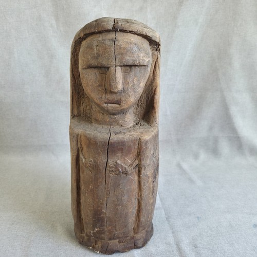 Antica figura primitiva - , in