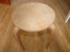 Sgabello impilabile IKEA in