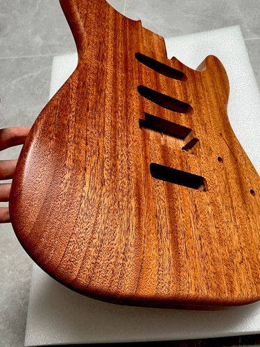 Aaaaa corpo chitarra - aaaaa, elettrica