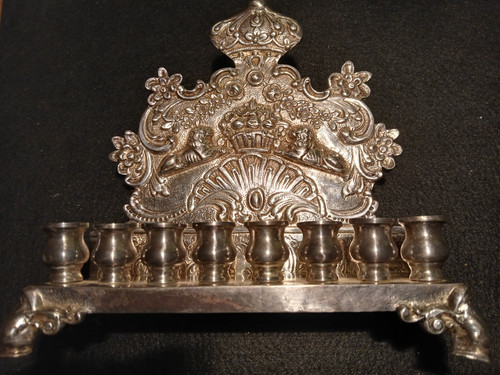 Antica menorah hanukkah - hanukkah, in