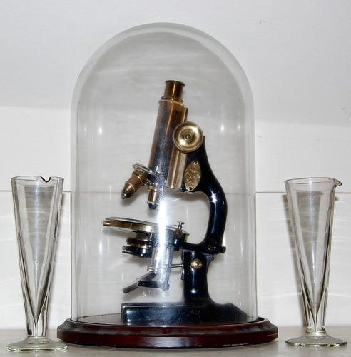 Antico microscopio completo - microscopio, e