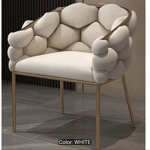 Poltroncina imbottita bianca