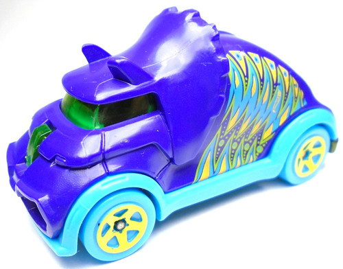 2020 hot wheels tricera truck - hot,