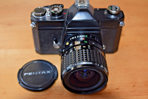 Una fotocamera pentax replica - fotocamera,
