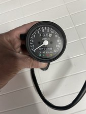 contachilometri meccanico moto nero illuminazione bianca a led K=1,4 cafe racer