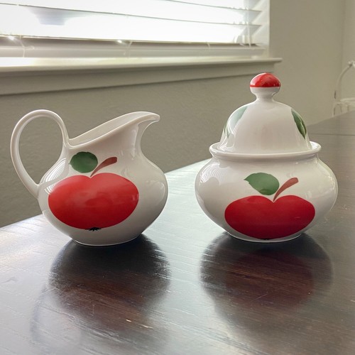 Red apple seltmann weiden - red,