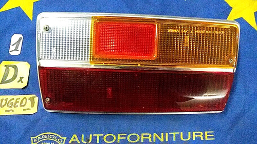Peugeot 304 plastica fanale - plastica,