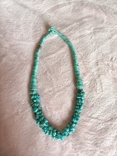 Collana in pietra e tessuto