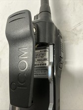 Radio UHF Icom IC-F4011 con