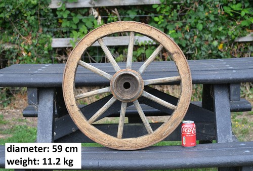 Vecchio carrello legno - in,