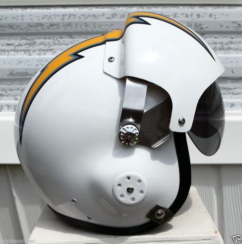 Casco pilota caricabatterie